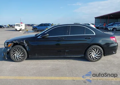 2016 Mercedes-Benz C 300 из США, поврежденный, VIN 55SWF4JB9GU169458